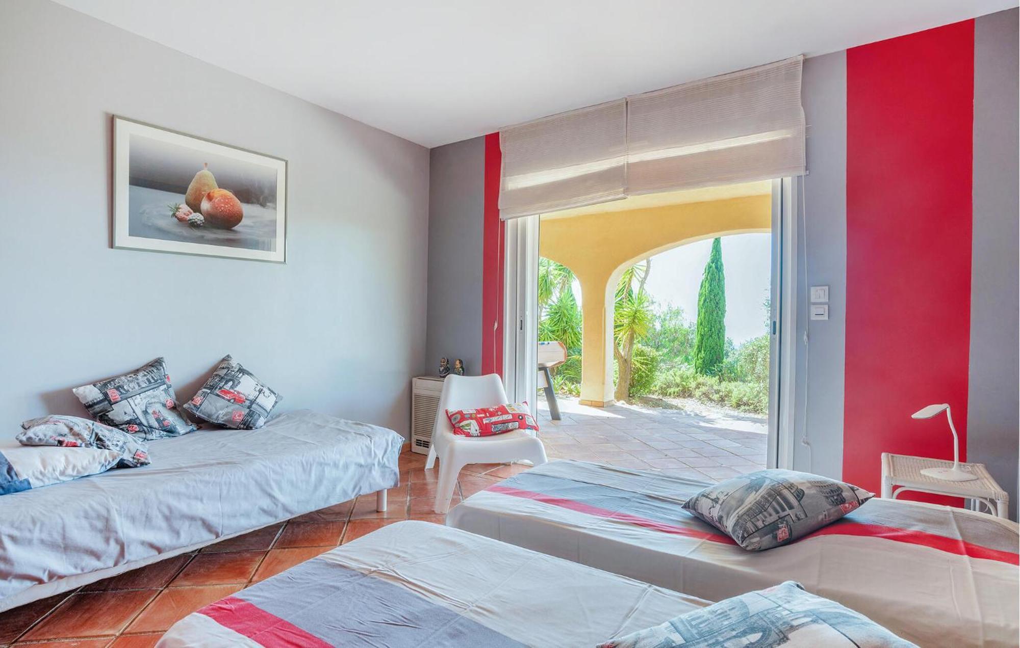 Lovely Home In Sainte-Maxime With Wifi Extérieur photo